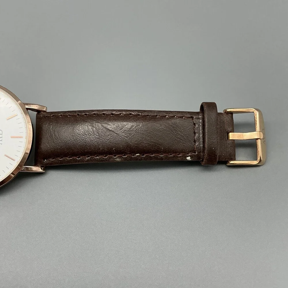 Daniel Wellington Classic Mens Watch 40mm Rose Gold Tone Leather New Battery